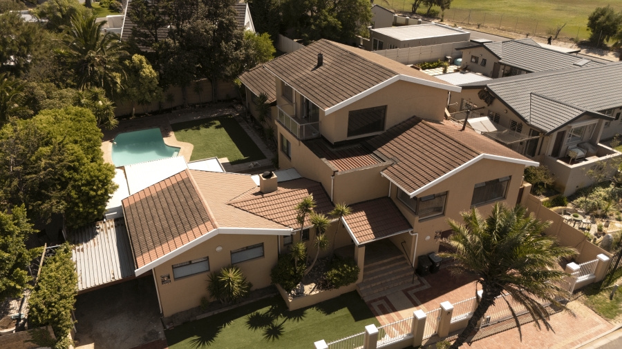 4 Bedroom Property for Sale in Flamingo Vlei Western Cape